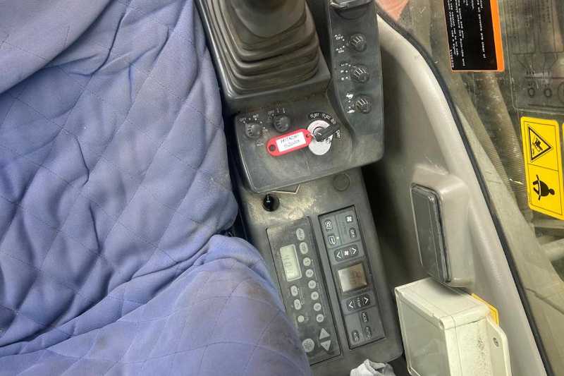 OmecoHub - Immagine HITACHI ZX520LCH-3